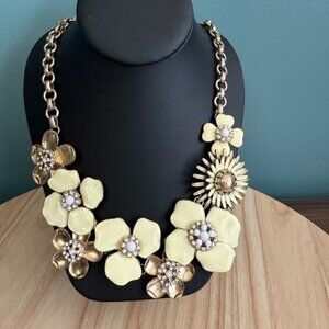 Stella and Dot Bloom Soft Yellow Gold-Tone Floral Statement Necklace Rhinestones